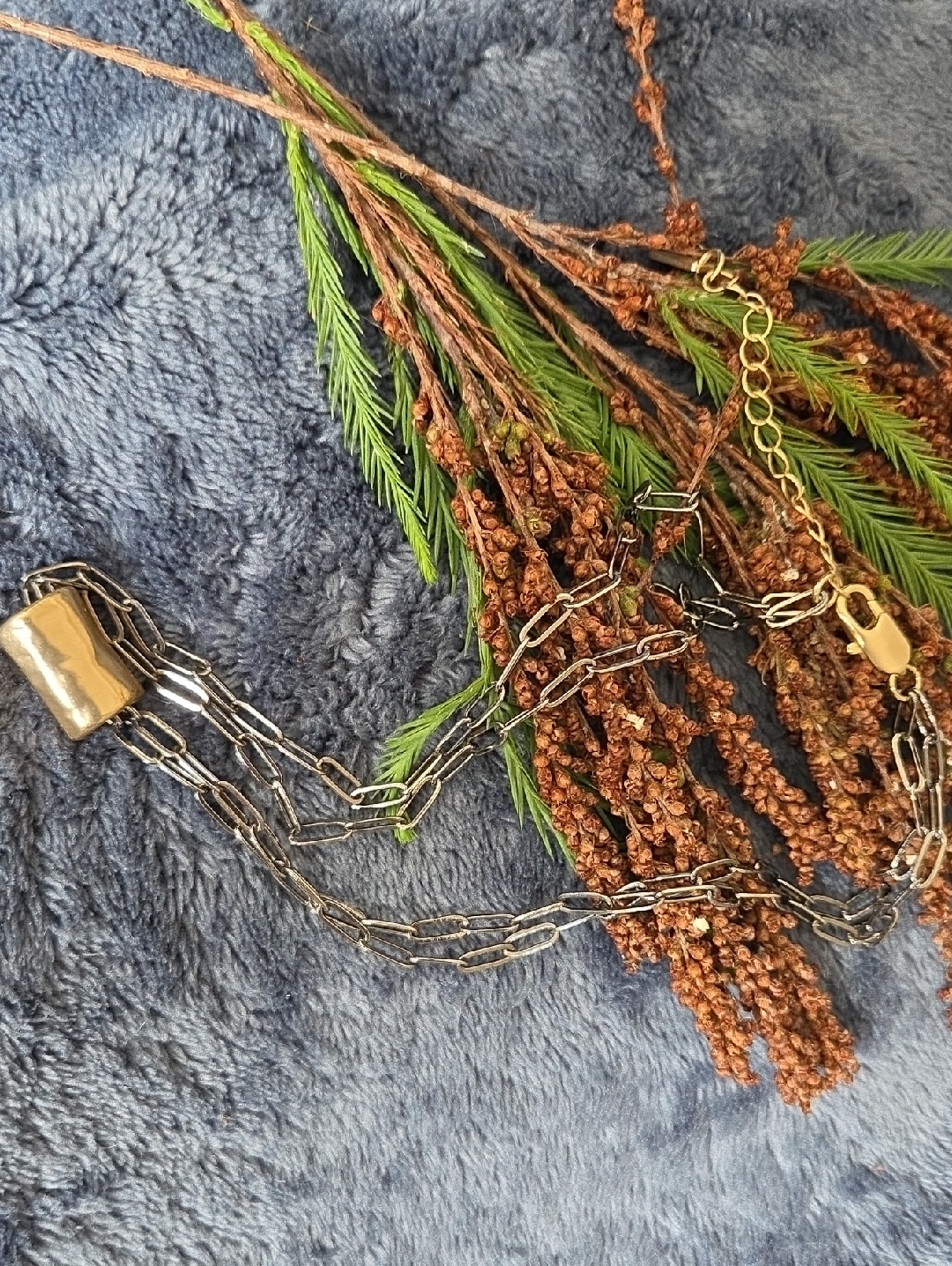 Erin Gray Signed Barrel On Double Paperclip Necklace.